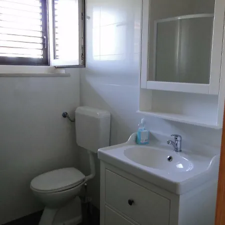 公寓 Pino 乌马格